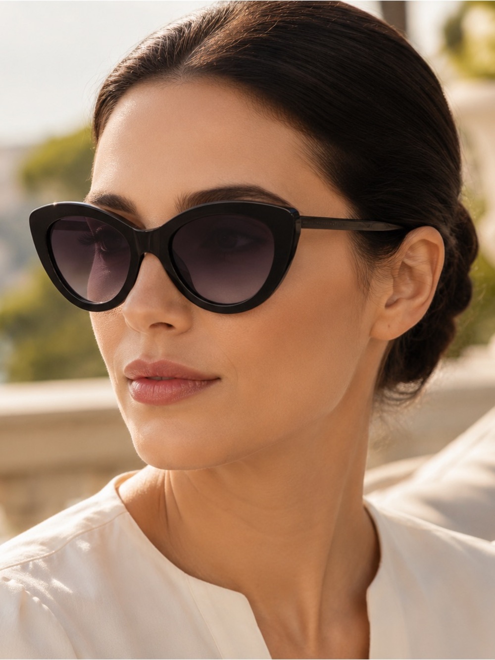 Women's Black Cat-Eye Sunglasses with Gradient Lenses 9017-01